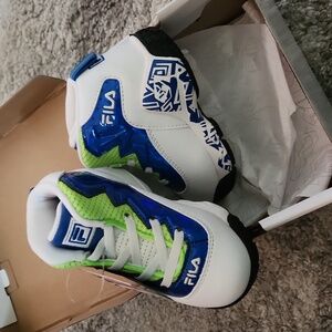 NWT FILA MB Night Walk shoes